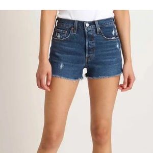 NWOT Levi’s Premium cutoffs